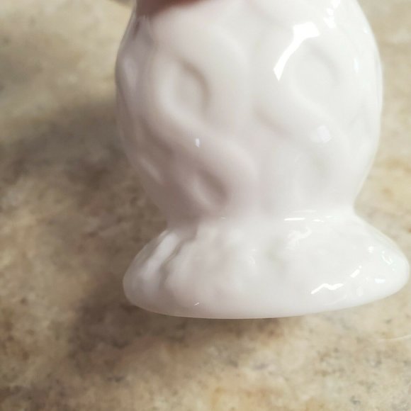 Oleg Cassini Embossed Ivory Porcelain 3" Taper Candle Holder latticework floral - Picture 3 of 7